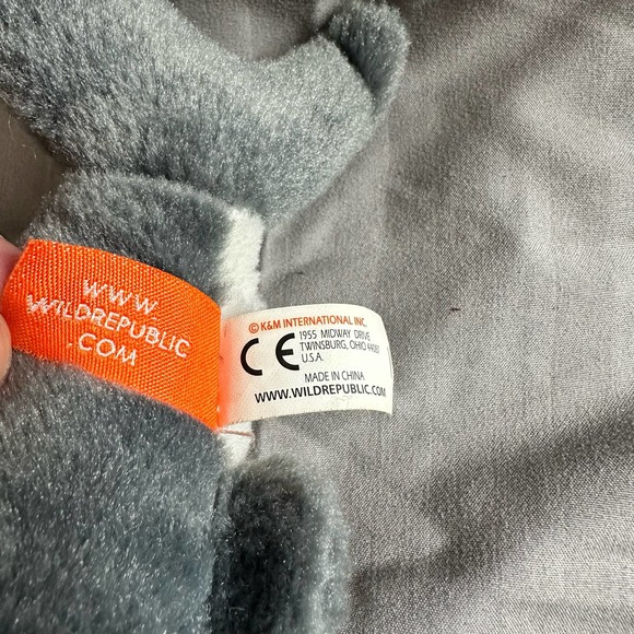 WILD REPUBLIC Gray Shark Plush 15" - Picture 9 of 13